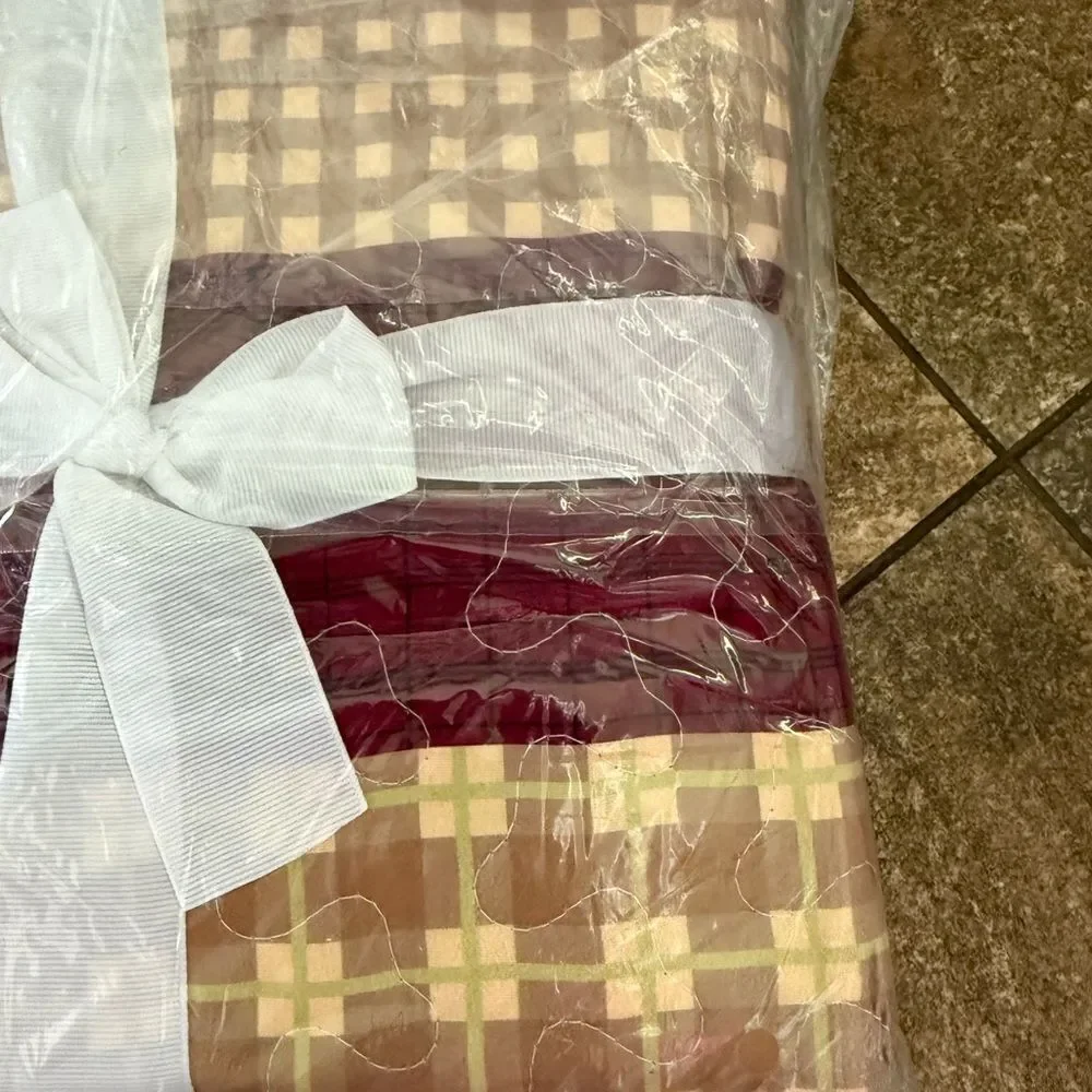 Farmhouse Burgundy Star Printed Quilted Throw Blanket Primitive Cottage Plaid